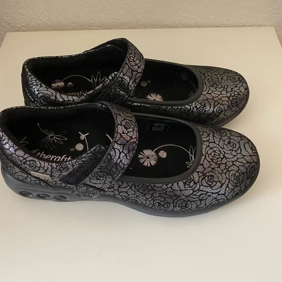 Therafit  Mary Jane’s  Black & Silver Size 6.5 - Picture 3 of 11
